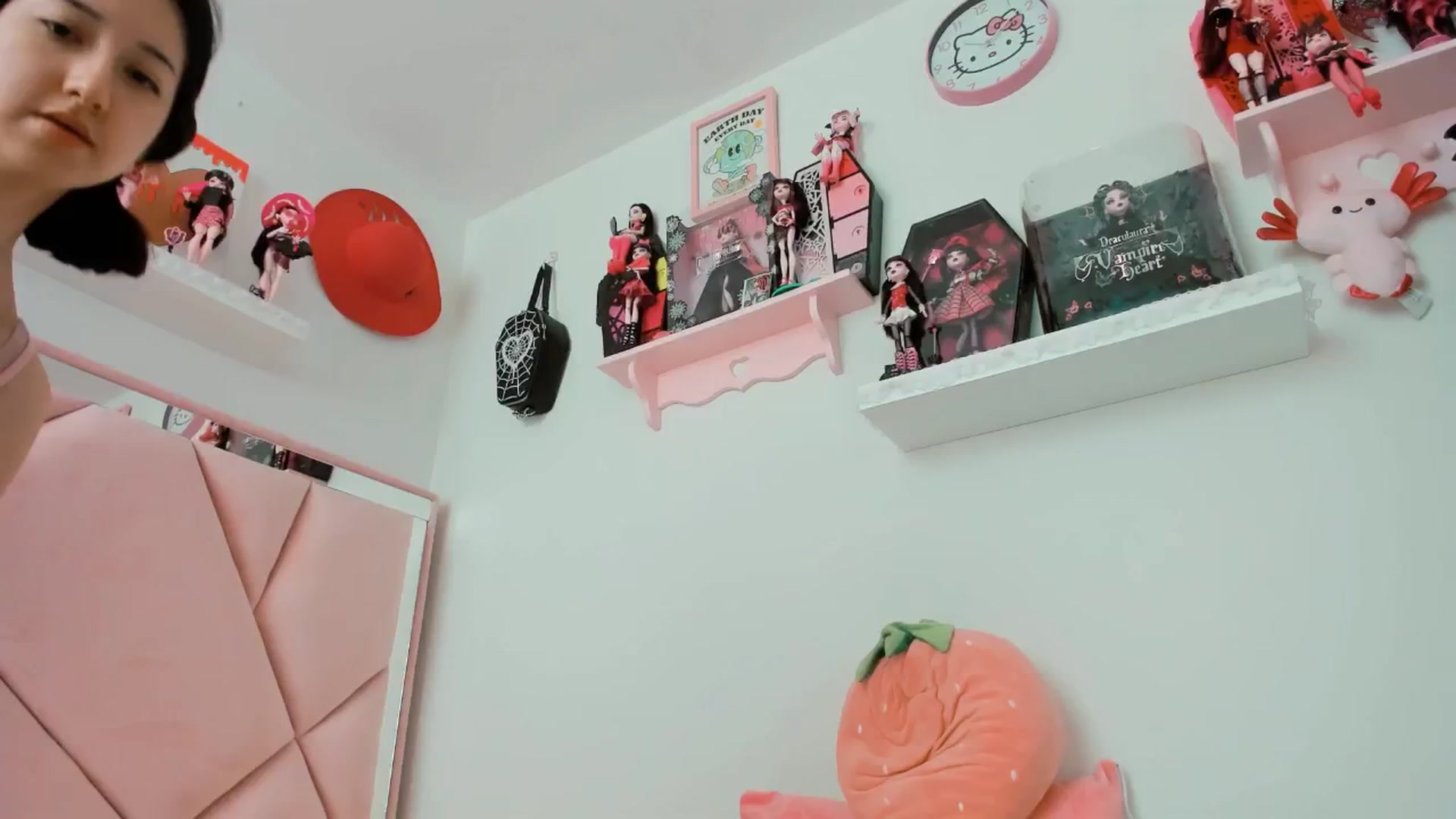 Gallery image thumbnail from Cherrycute666's myfreecams stream on, 03/07/2025, 18:55 image 7 of 20