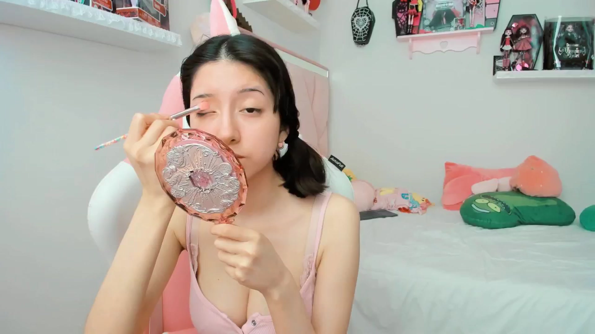 Gallery image thumbnail from Cherrycute666's myfreecams stream on, 03/07/2025, 20:43 image 9 of 20
