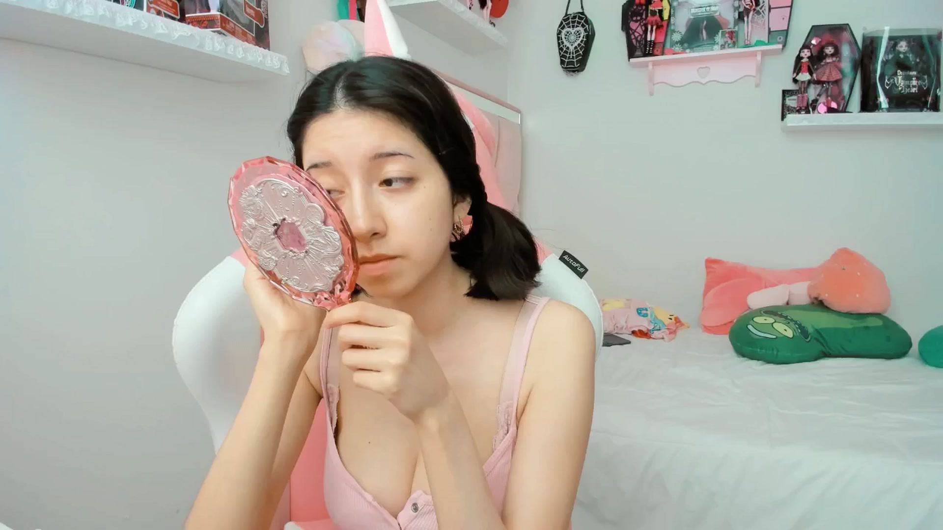 Gallery image thumbnail from Cherrycute666's myfreecams stream on, 03/07/2025, 20:43 image 4 of 20