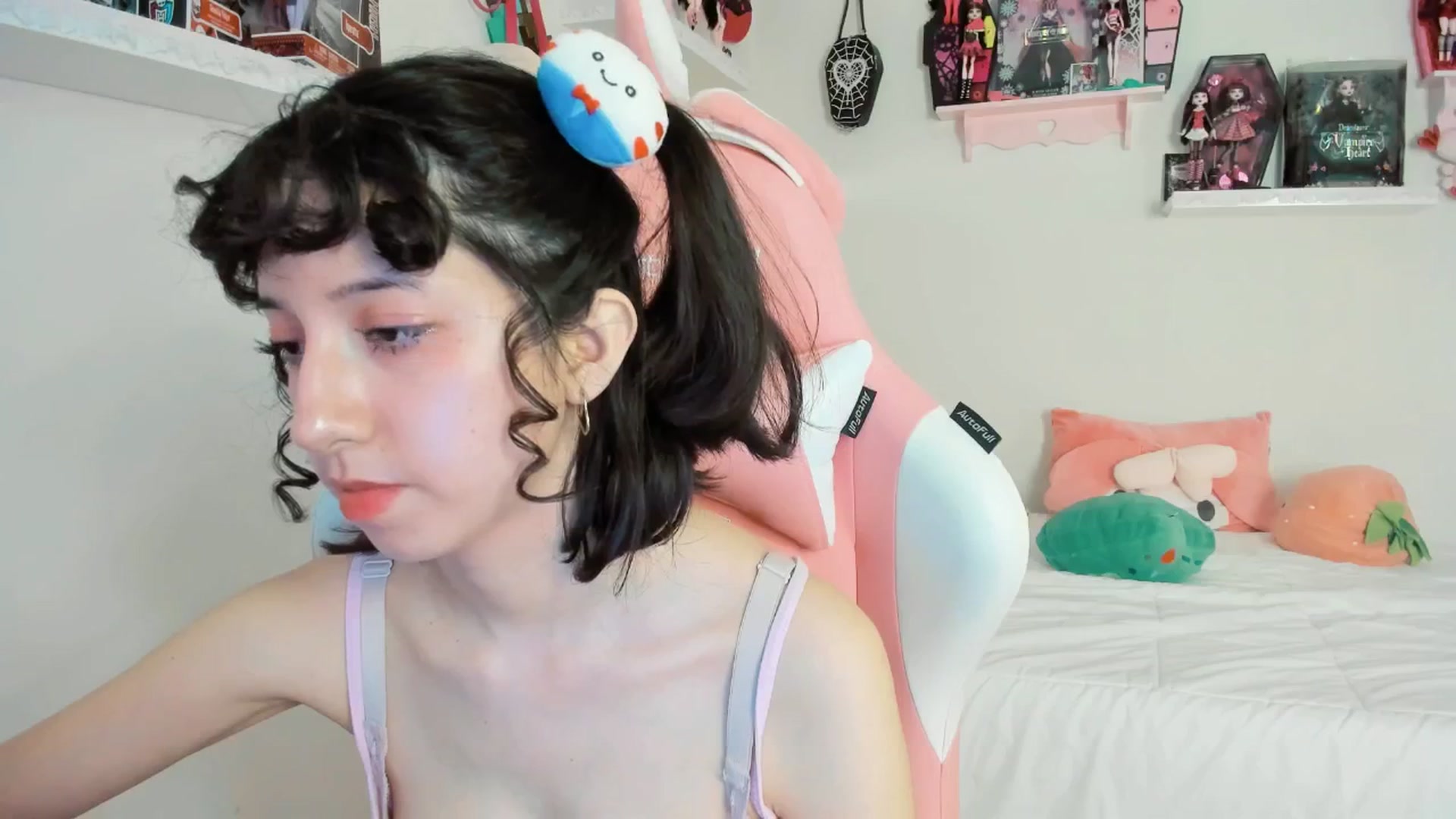 Gallery image thumbnail from Cherrycute666's myfreecams stream on, 03/08/2025, 24:46 image 20 of 20