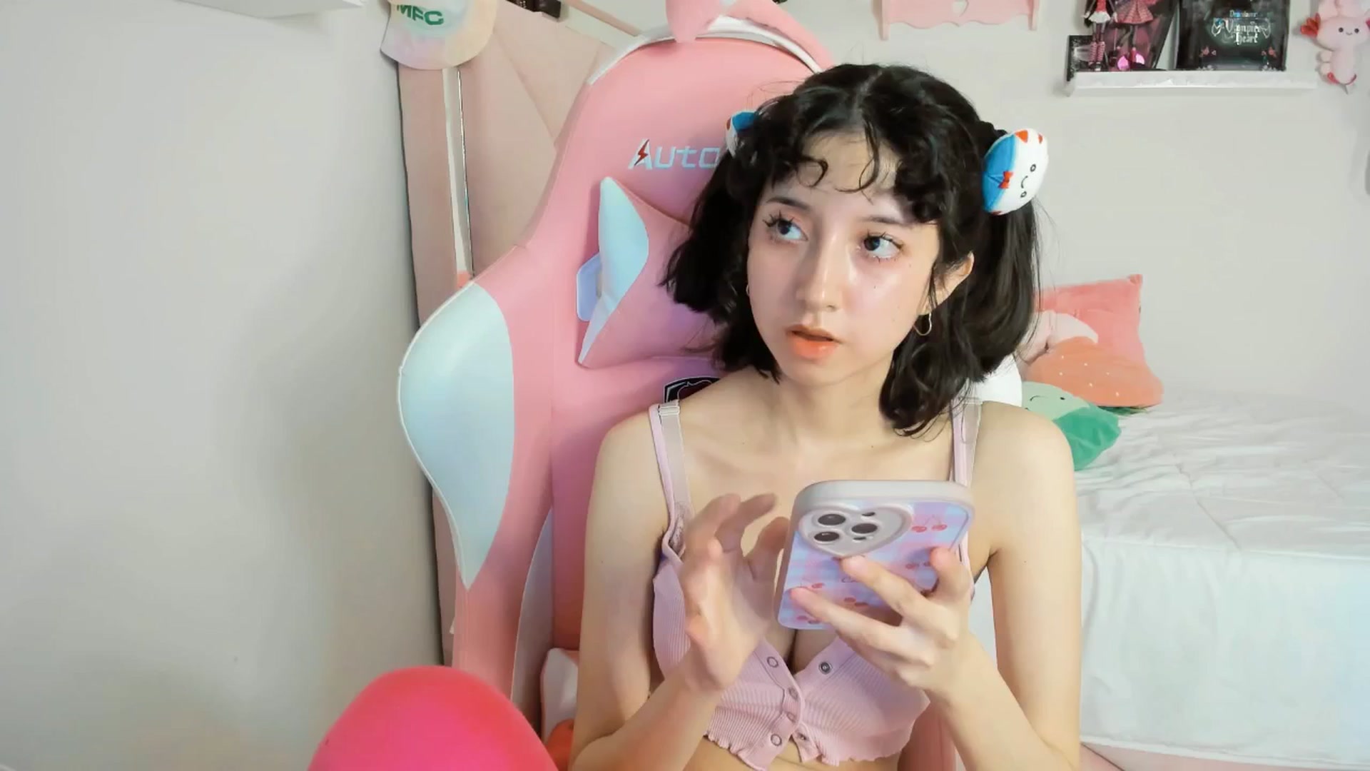 Gallery image thumbnail from Cherrycute666's myfreecams stream on, 03/08/2025, 08:21 image 5 of 20