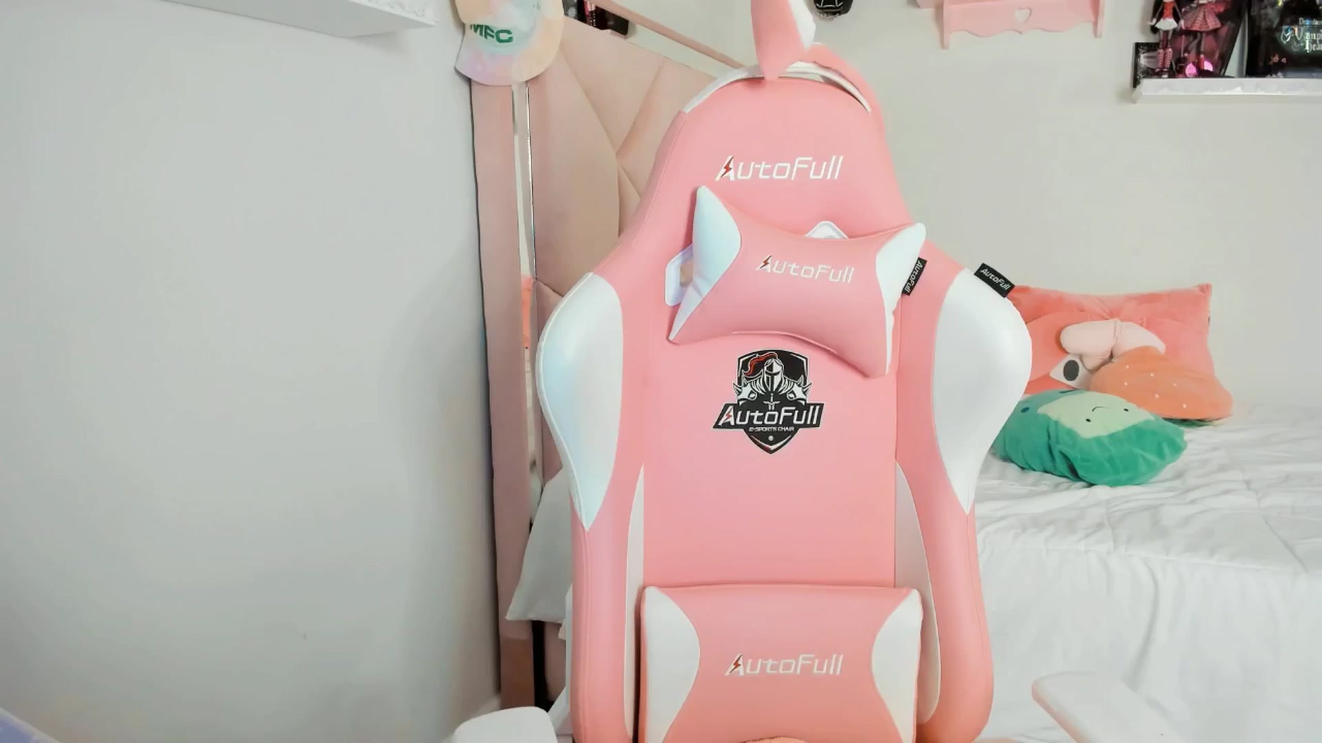 Gallery image thumbnail from Cherrycute666's myfreecams stream on, 03/08/2025, 08:21 image 7 of 20