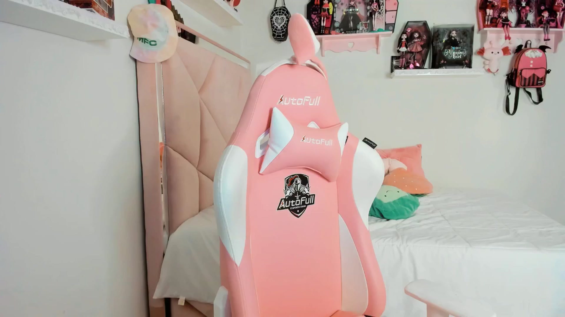 Gallery image thumbnail from Cherrycute666's myfreecams stream on, 03/08/2025, 13:01 image 20 of 20
