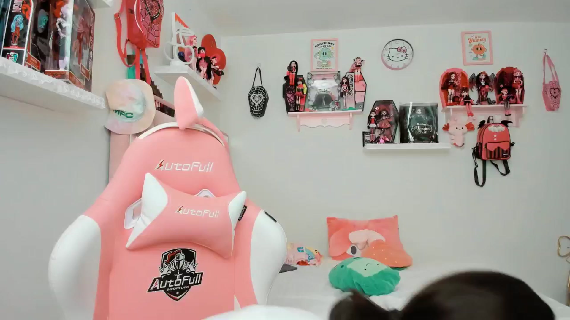 Gallery image thumbnail from Cherrycute666's myfreecams stream on, 03/09/2025, 24:07 image 1 of 20
