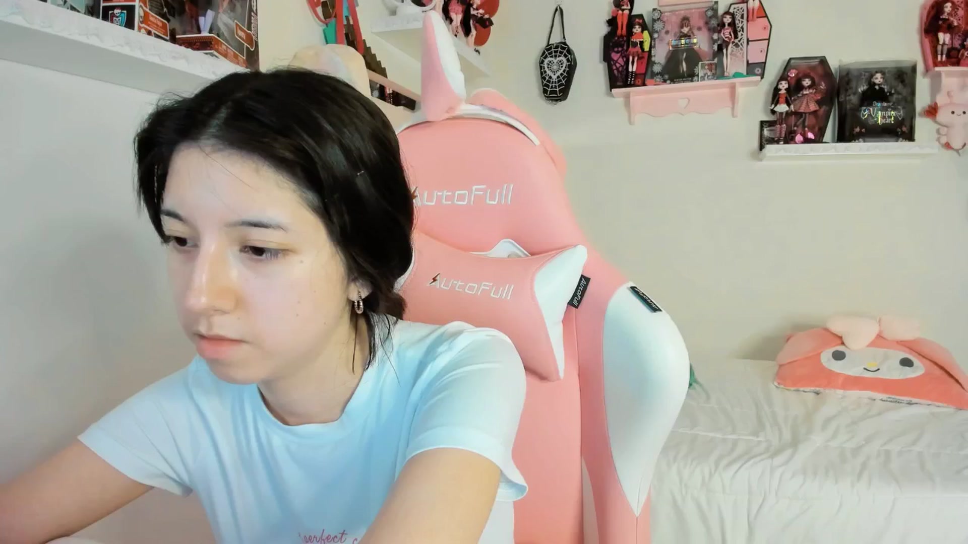 Gallery image thumbnail from Cherrycute666's myfreecams stream on, 03/09/2025, 02:12 image 9 of 20