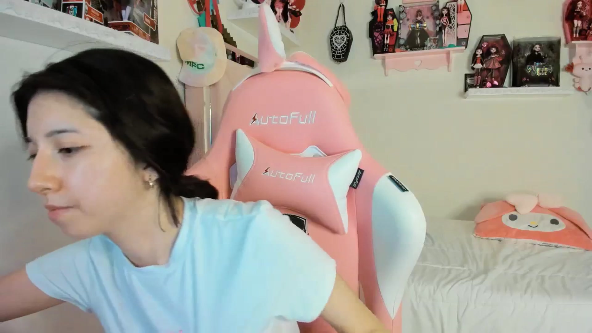 Gallery image thumbnail from Cherrycute666's myfreecams stream on, 03/09/2025, 02:12 image 10 of 20