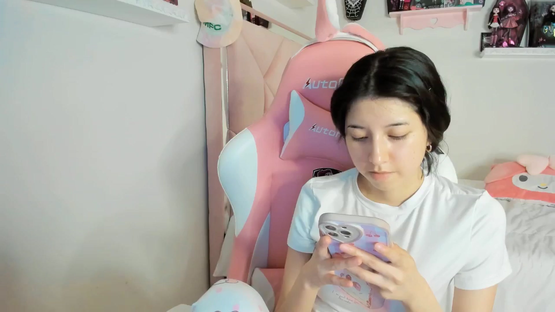 Gallery image thumbnail from Cherrycute666's myfreecams stream on, 03/09/2025, 02:12 image 20 of 20