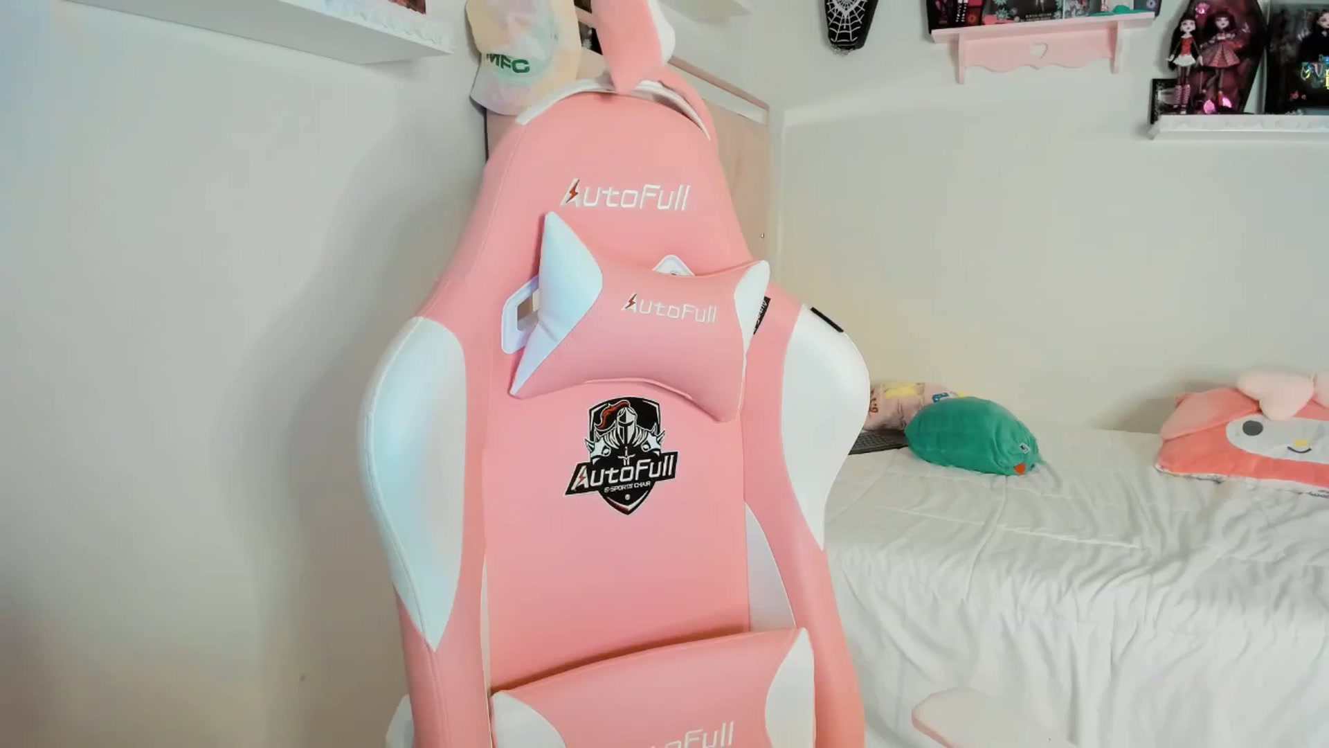Gallery image thumbnail from Cherrycute666's myfreecams stream on, 03/09/2025, 02:12 image 17 of 20