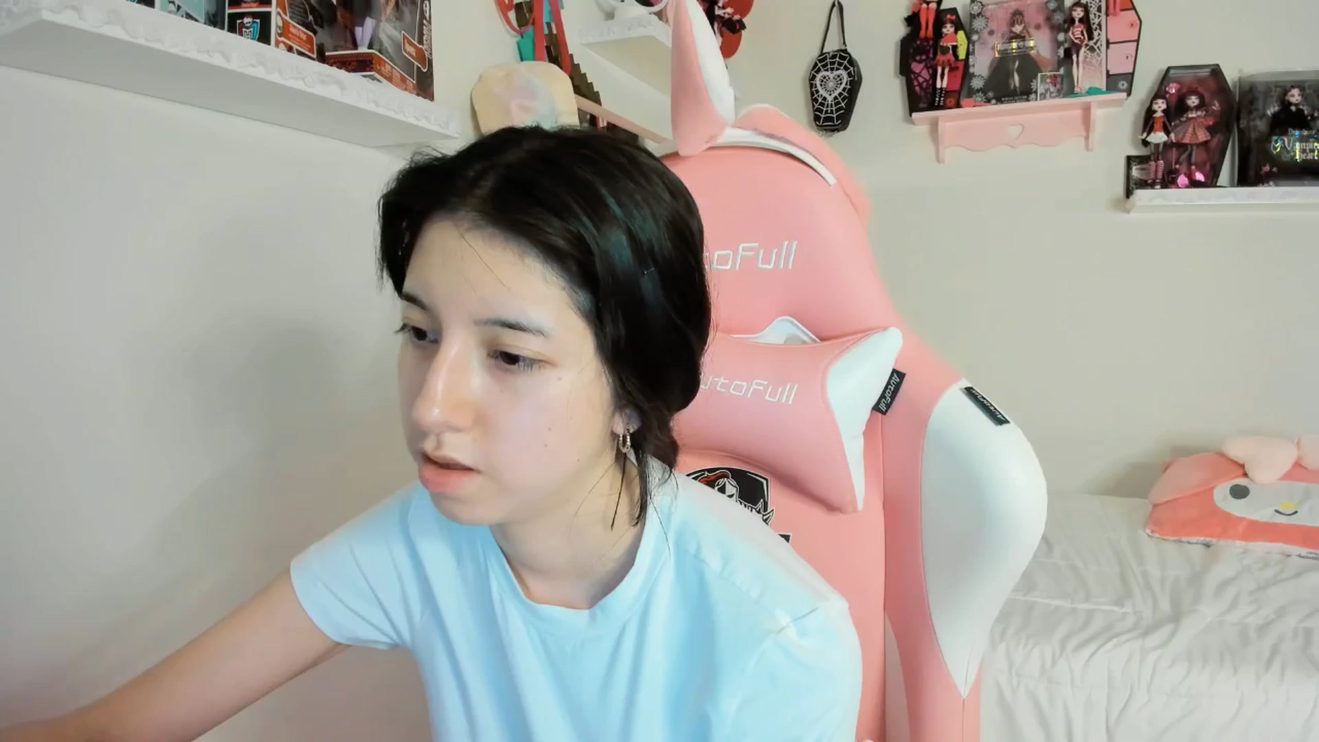 Gallery image thumbnail from Cherrycute666's myfreecams stream on, 03/09/2025, 02:12 image 13 of 20