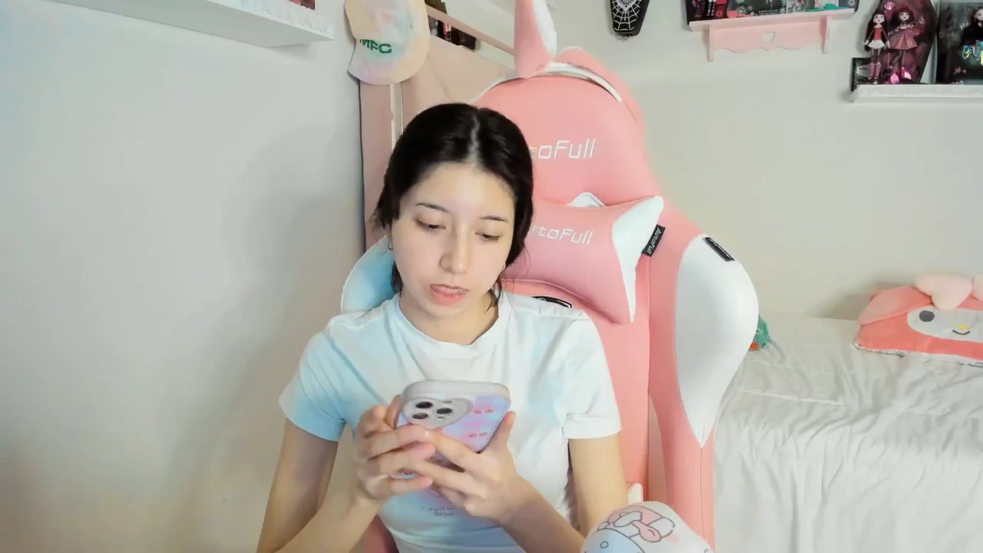 Gallery image thumbnail from Cherrycute666's myfreecams stream on, 03/09/2025, 02:12 image 19 of 20