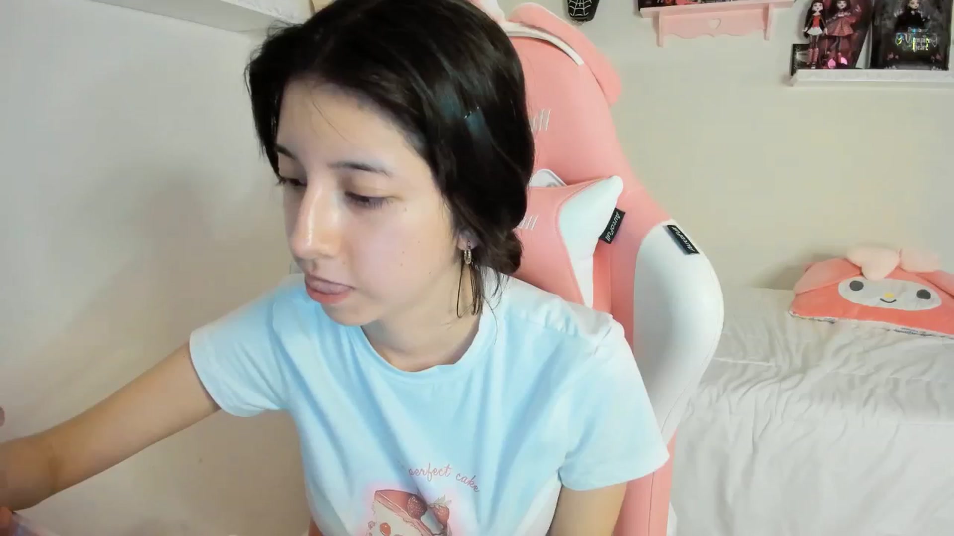 Gallery image thumbnail from Cherrycute666's myfreecams stream on, 03/09/2025, 02:27 image 7 of 20
