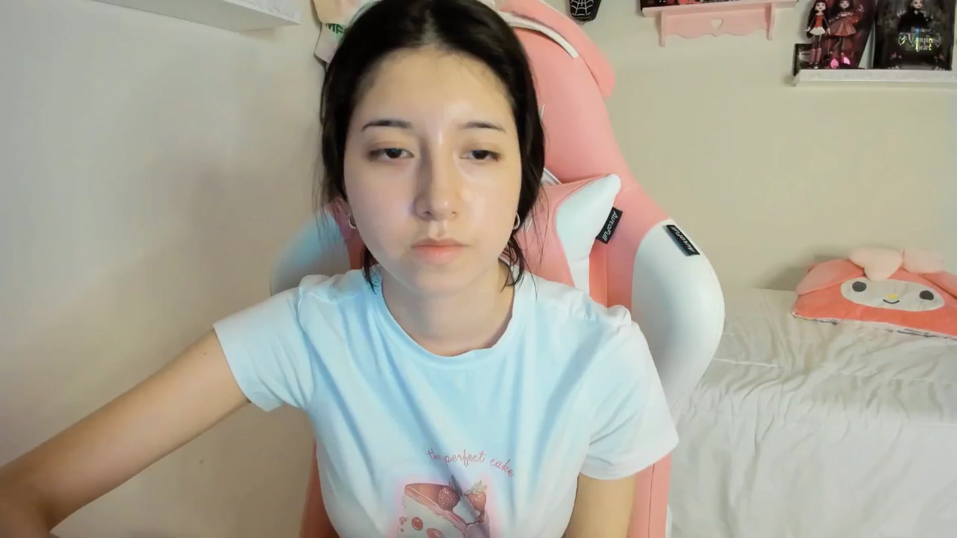 Gallery image thumbnail from Cherrycute666's myfreecams stream on, 03/09/2025, 02:27 image 18 of 20