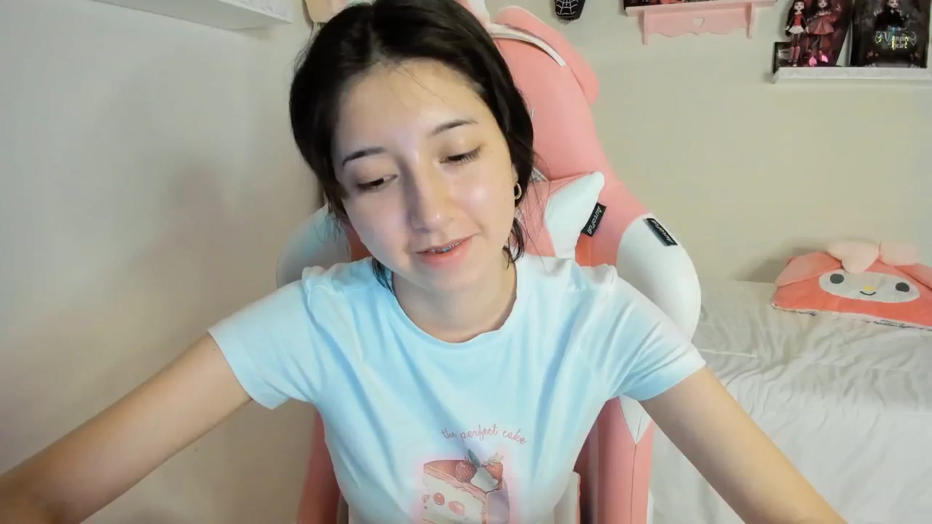 Gallery image thumbnail from Cherrycute666's myfreecams stream on, 03/09/2025, 02:27 image 3 of 20
