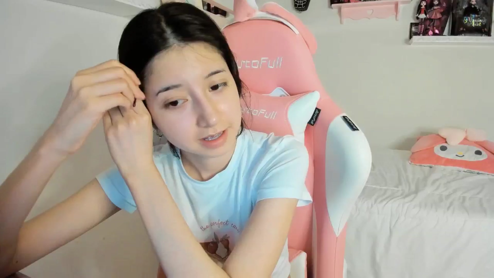 Gallery image thumbnail from Cherrycute666's myfreecams stream on, 03/09/2025, 02:27 image 8 of 20
