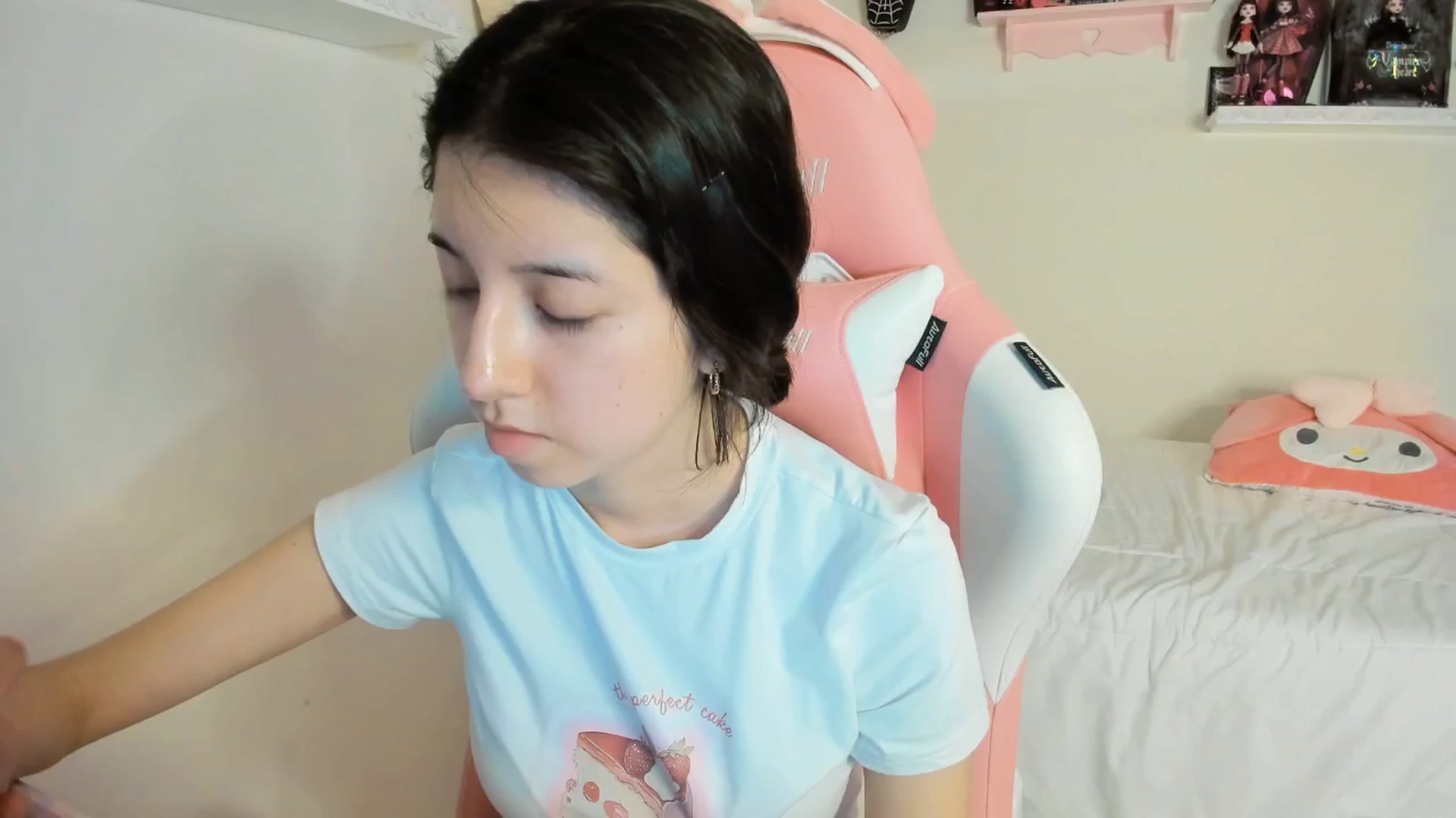 Gallery image thumbnail from Cherrycute666's myfreecams stream on, 03/09/2025, 02:27 image 15 of 20