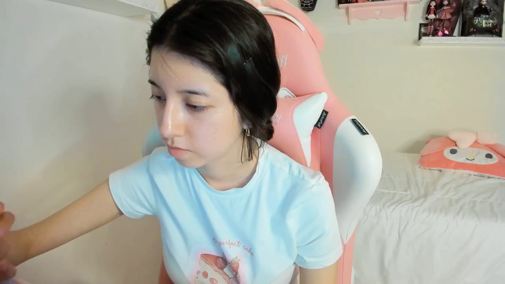 Gallery image thumbnail from Cherrycute666's myfreecams stream on, 03/09/2025, 02:27 image 14 of 20