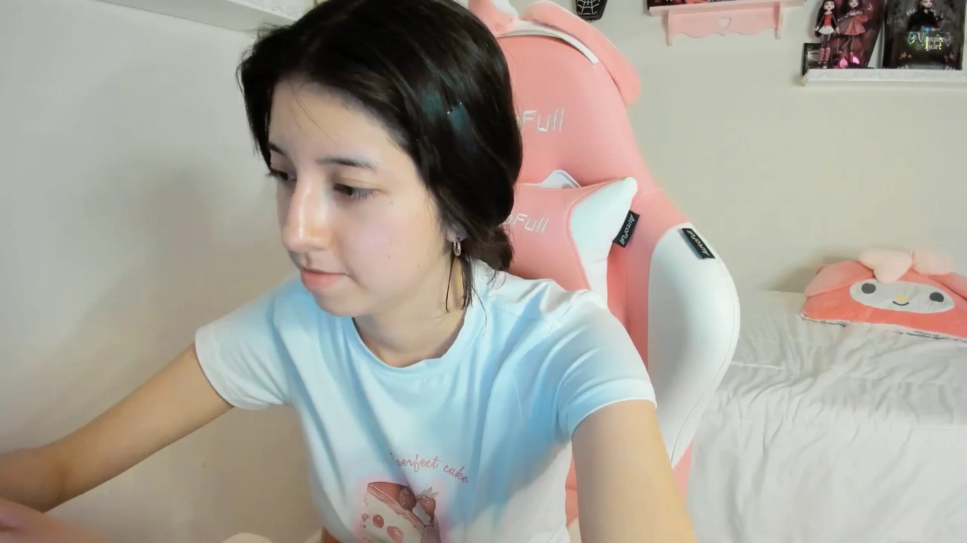 Gallery image thumbnail from Cherrycute666's myfreecams stream on, 03/09/2025, 02:27 image 5 of 20