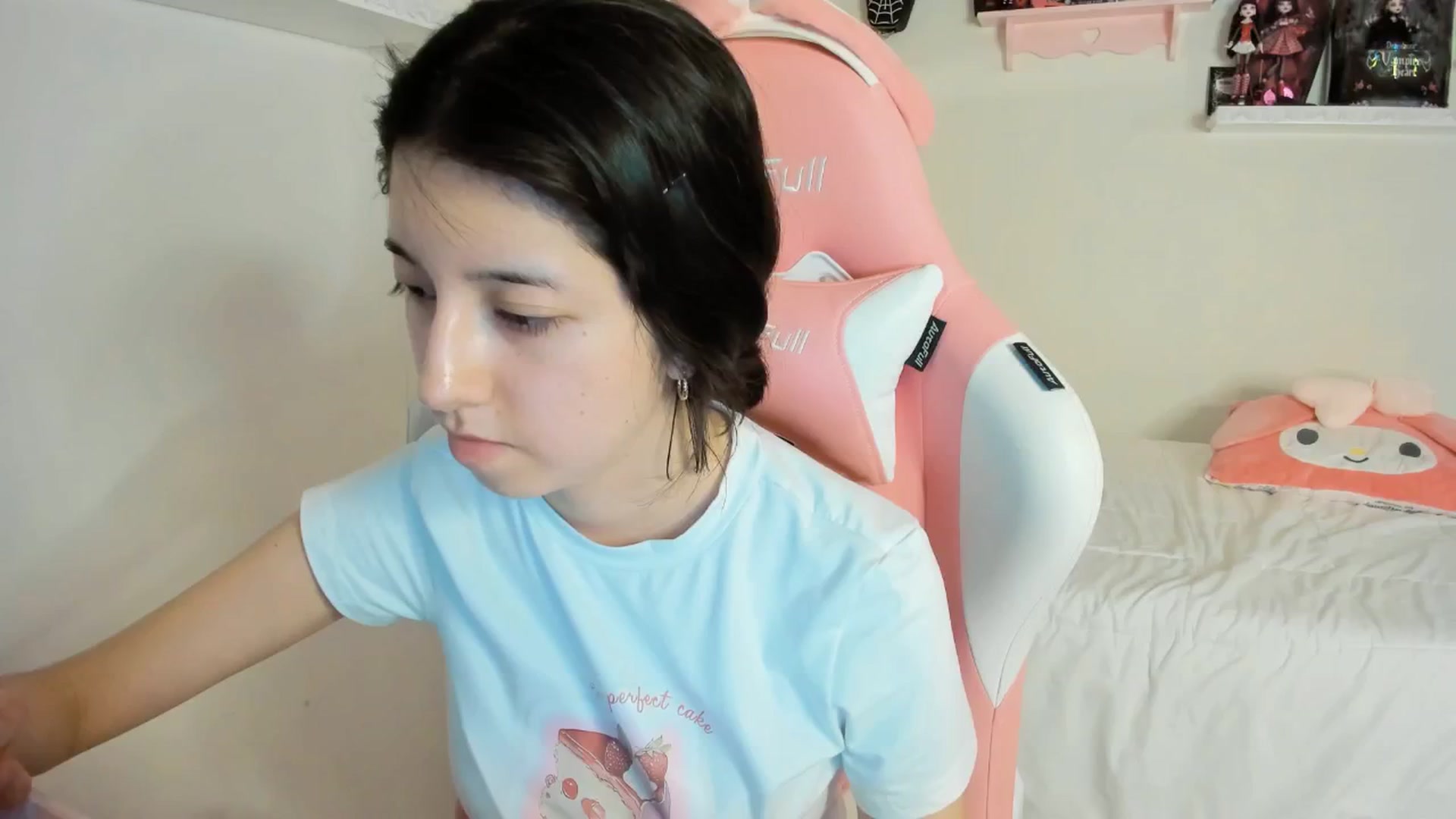 Gallery image thumbnail from Cherrycute666's myfreecams stream on, 03/09/2025, 05:07 image 1 of 20
