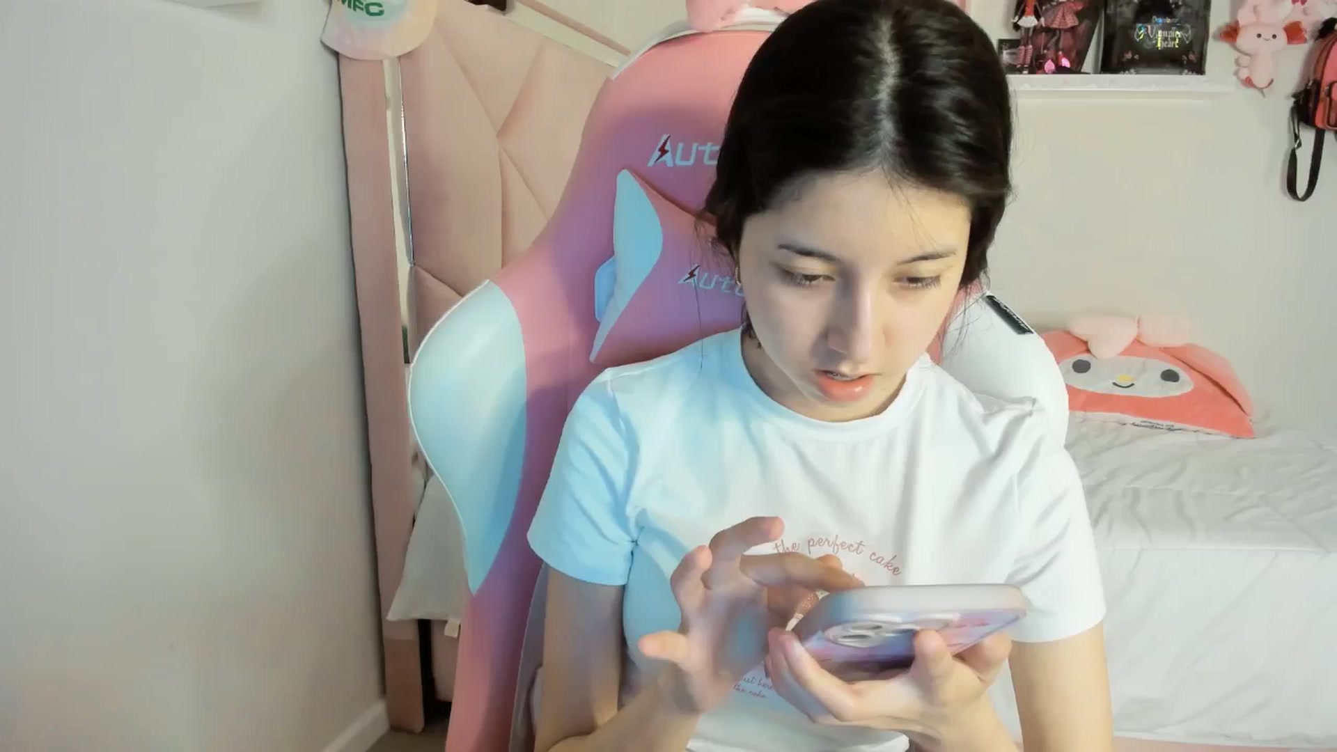 Gallery image thumbnail from Cherrycute666's myfreecams stream on, 03/09/2025, 05:07 image 5 of 20