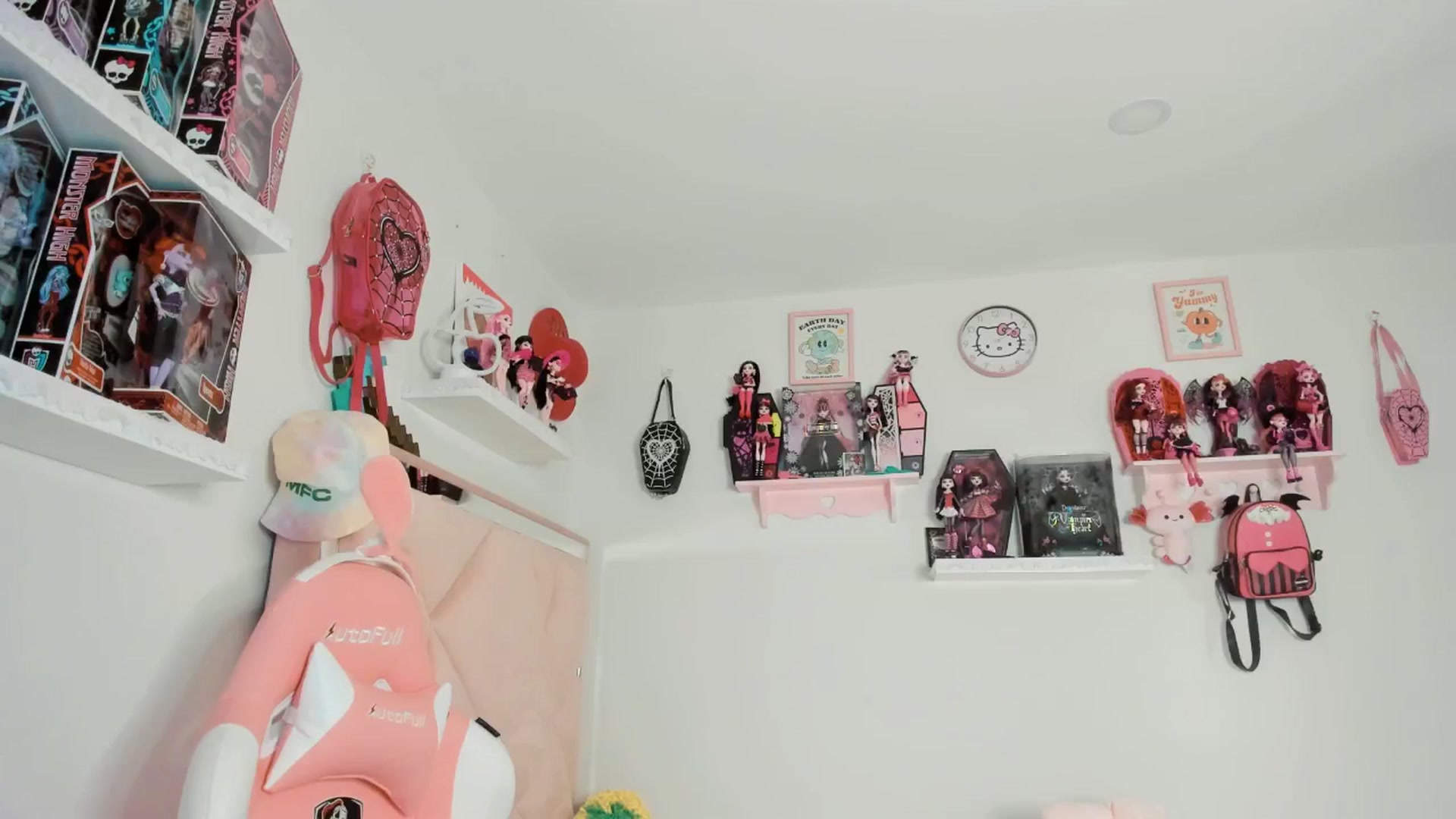 Gallery image thumbnail from Cherrycute666's myfreecams stream on, 03/09/2025, 05:07 image 20 of 20