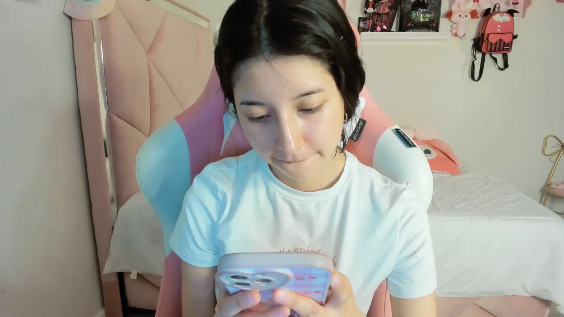 Gallery image thumbnail from Cherrycute666's myfreecams stream on, 03/09/2025, 05:07 image 6 of 20