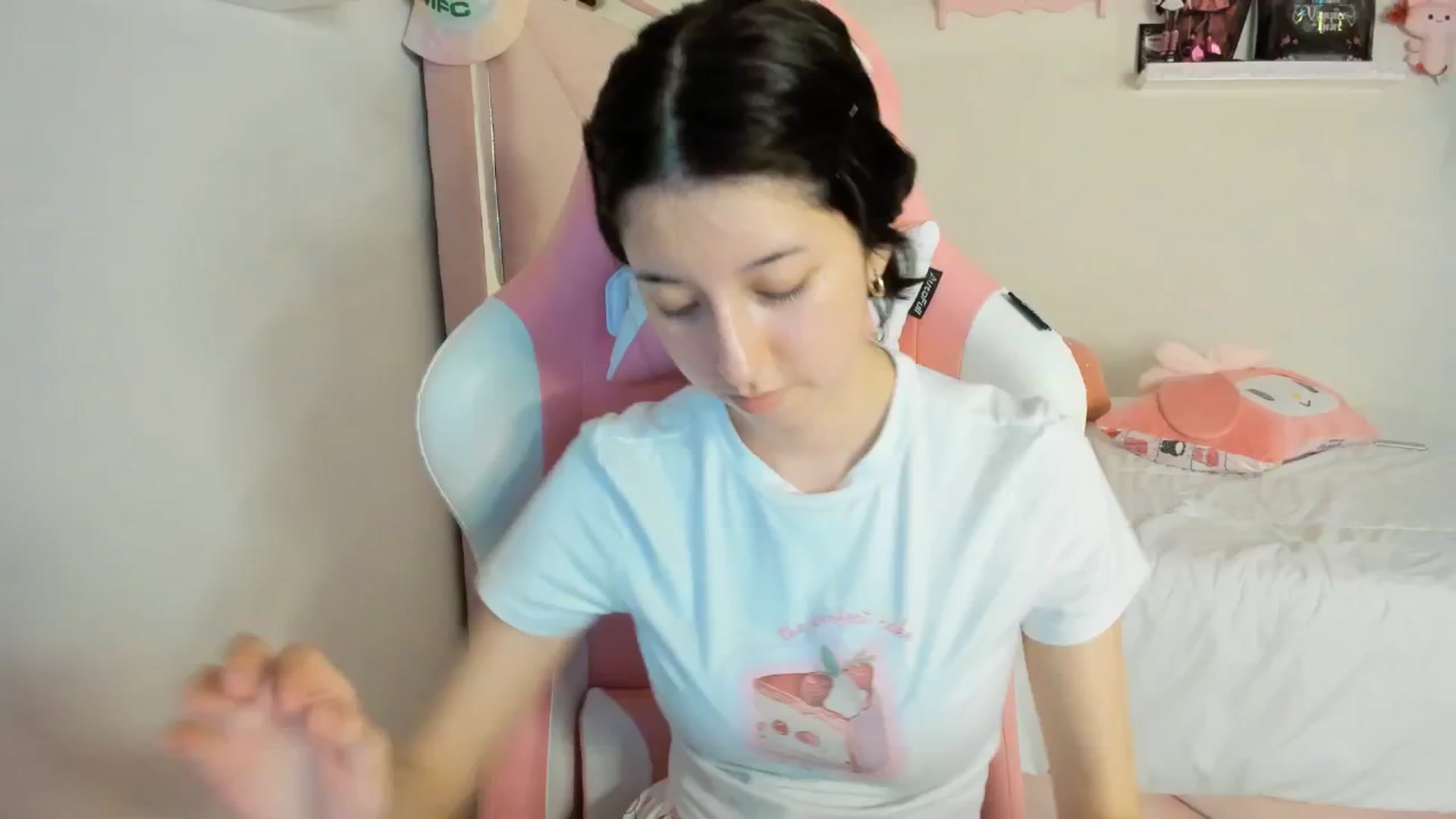 Gallery image thumbnail from Cherrycute666's myfreecams stream on, 03/09/2025, 09:00 image 10 of 20