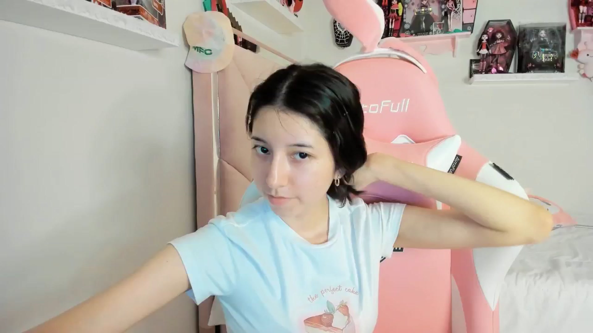 Gallery image thumbnail from Cherrycute666's myfreecams stream on, 03/09/2025, 11:27 image 9 of 20