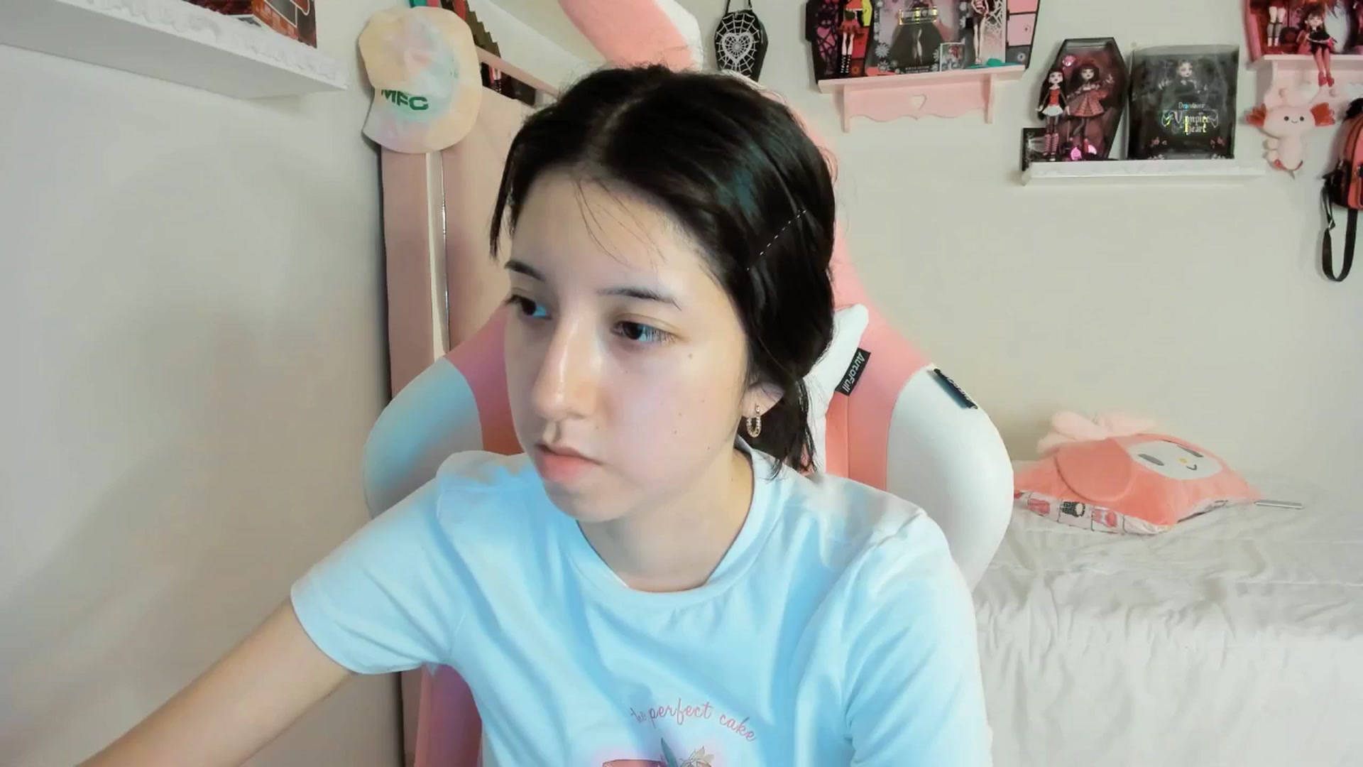 Gallery image thumbnail from Cherrycute666's myfreecams stream on, 03/09/2025, 11:27 image 11 of 20