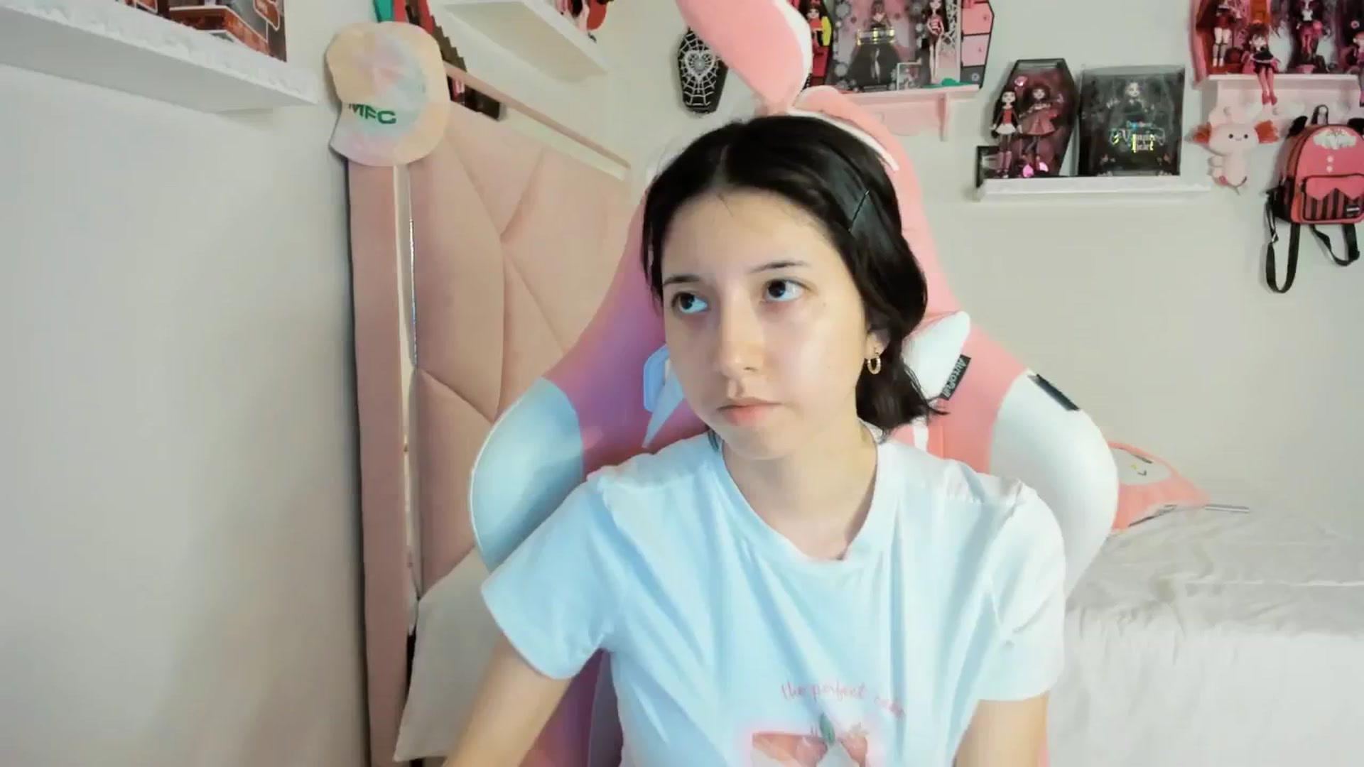 Gallery image thumbnail from Cherrycute666's myfreecams stream on, 03/09/2025, 11:27 image 6 of 20