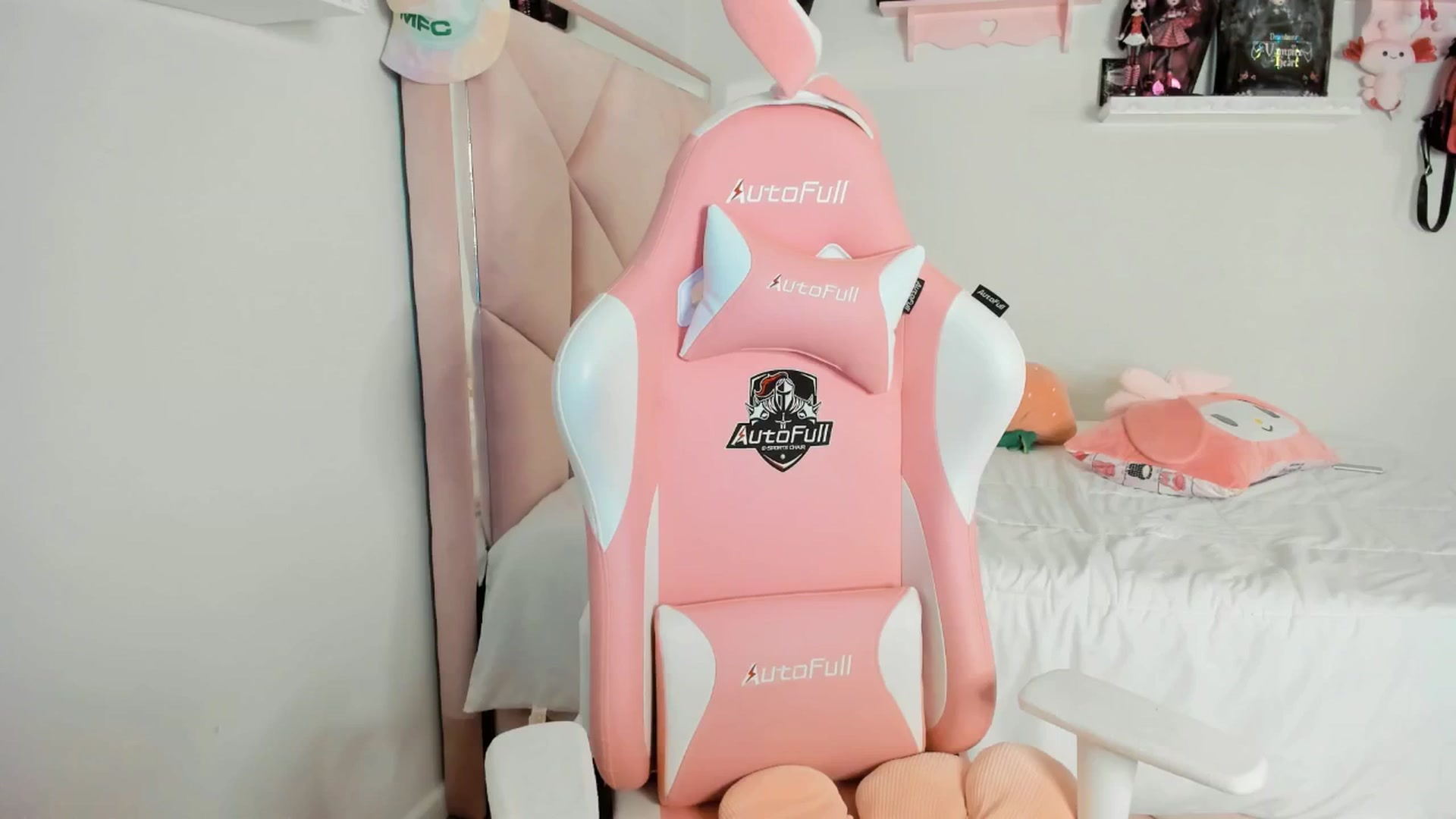 Gallery image thumbnail from Cherrycute666's myfreecams stream on, 03/09/2025, 11:27 image 12 of 20