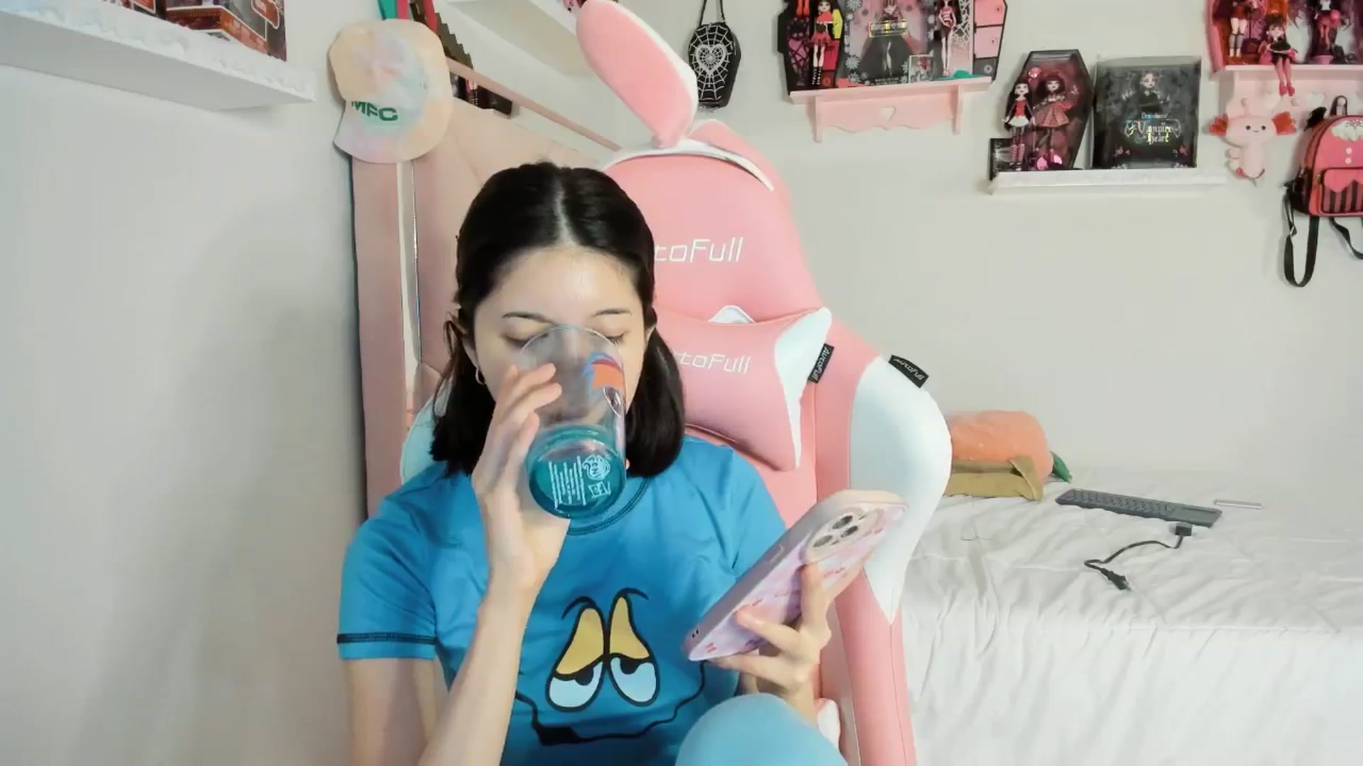 Gallery image thumbnail from Cherrycute666's myfreecams stream on, 03/10/2025, 04:35 image 17 of 20