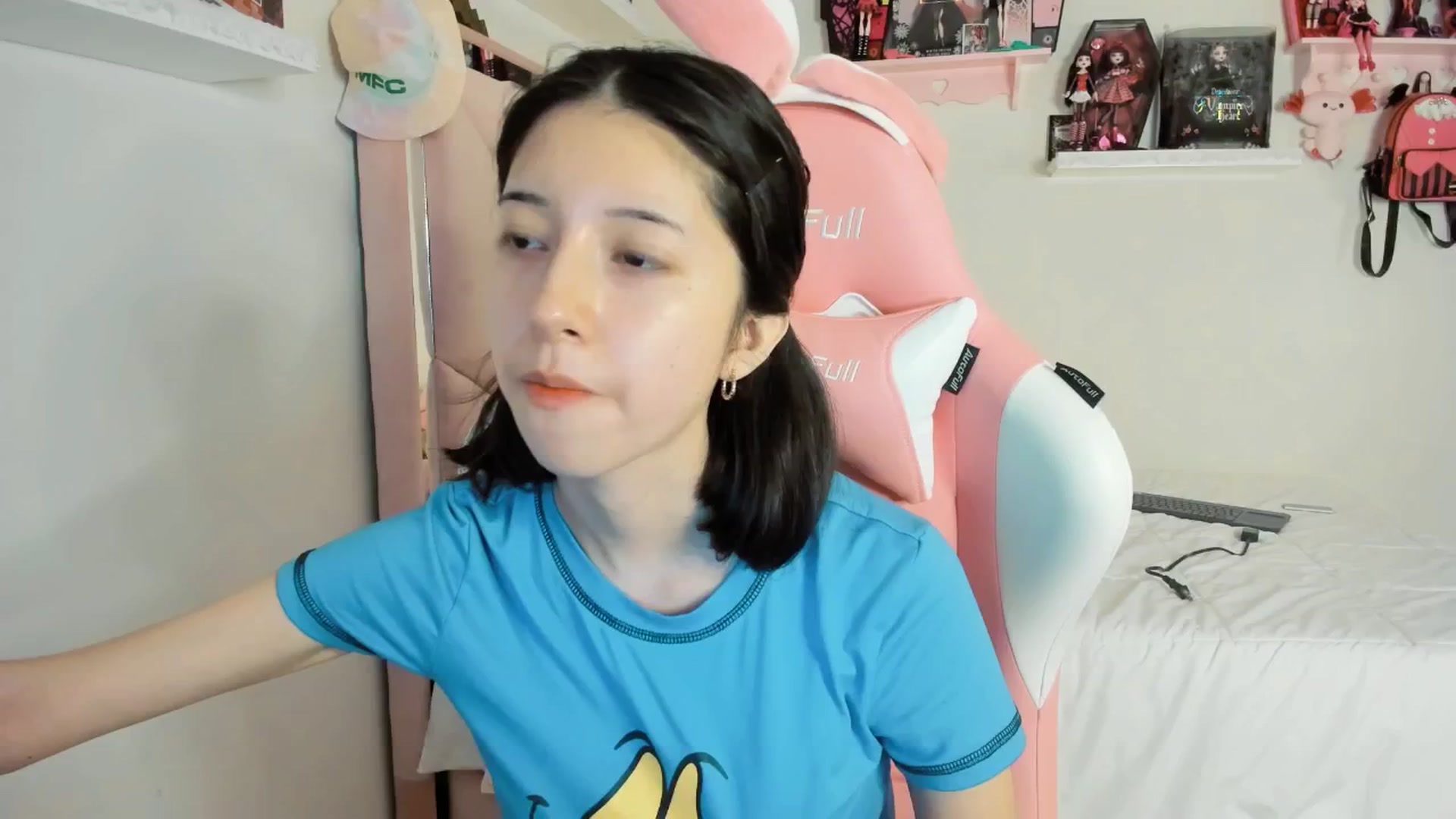 Gallery image thumbnail from Cherrycute666's myfreecams stream on, 03/10/2025, 04:35 image 11 of 20