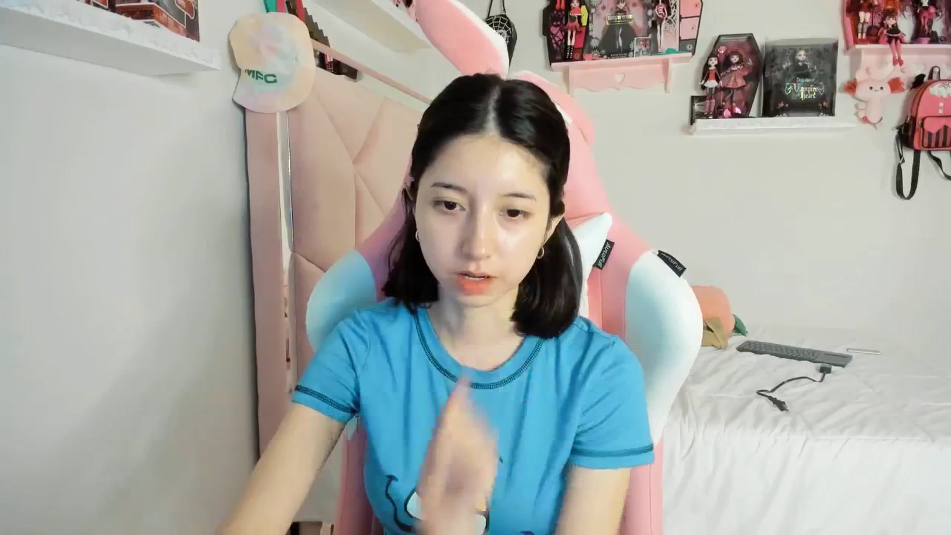 Gallery image thumbnail from Cherrycute666's myfreecams stream on, 03/10/2025, 04:35 image 16 of 20