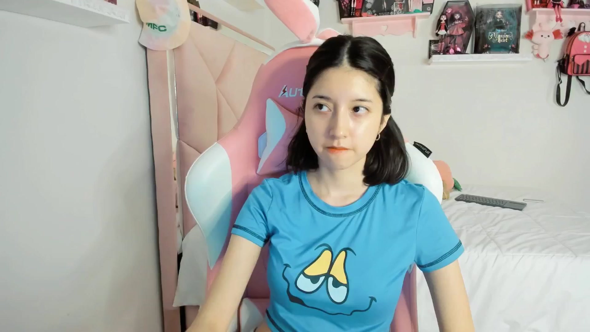 Gallery image thumbnail from Cherrycute666's myfreecams stream on, 03/10/2025, 04:35 image 6 of 20