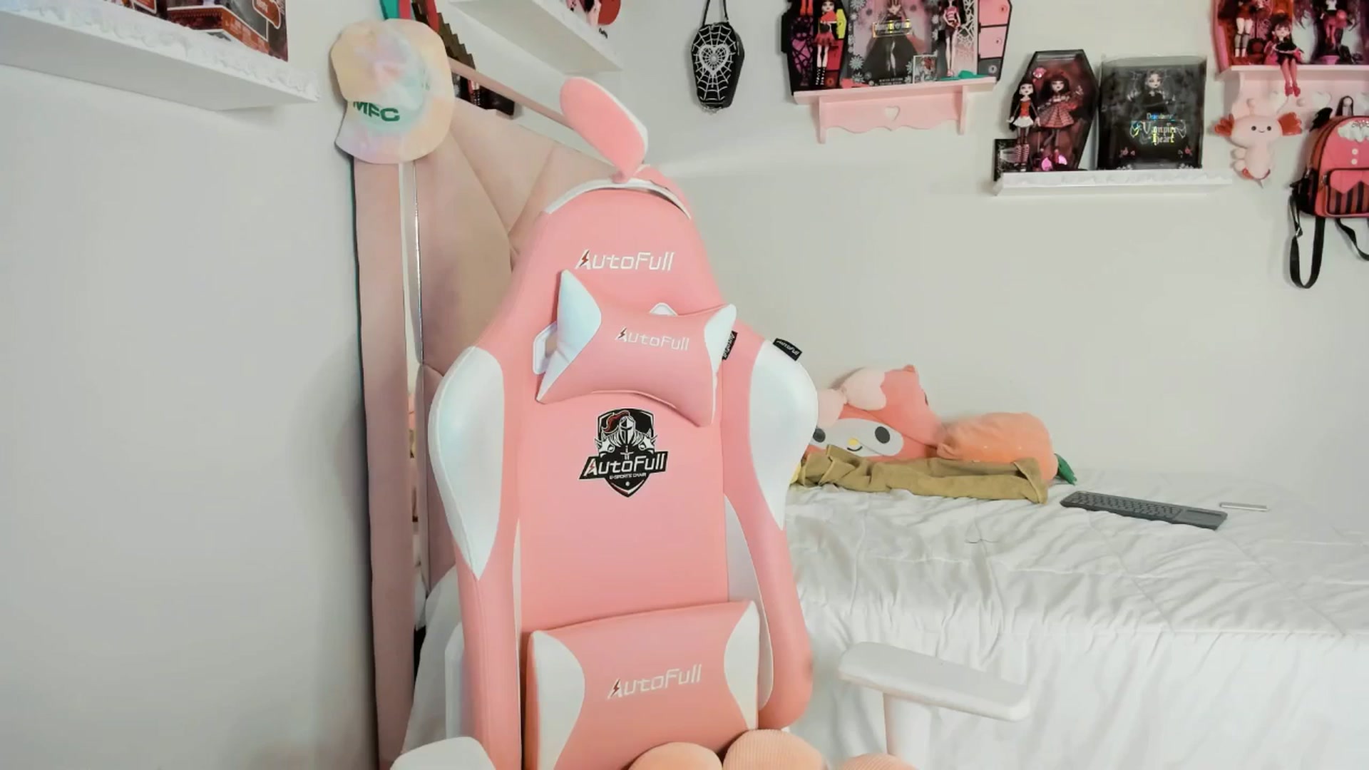 Gallery image thumbnail from Cherrycute666's myfreecams stream on, 03/10/2025, 04:35 image 20 of 20