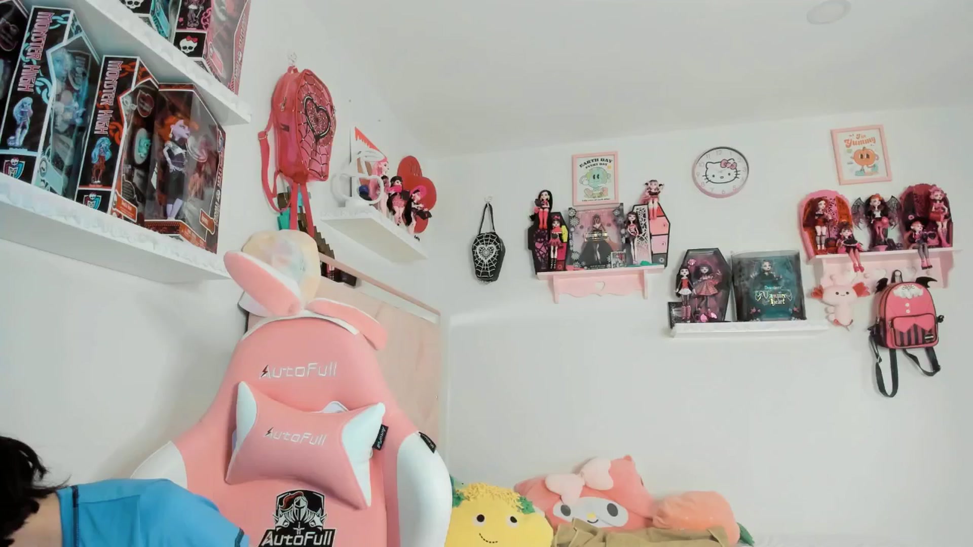 Gallery image thumbnail from Cherrycute666's myfreecams stream on, 03/10/2025, 04:35 image 3 of 20