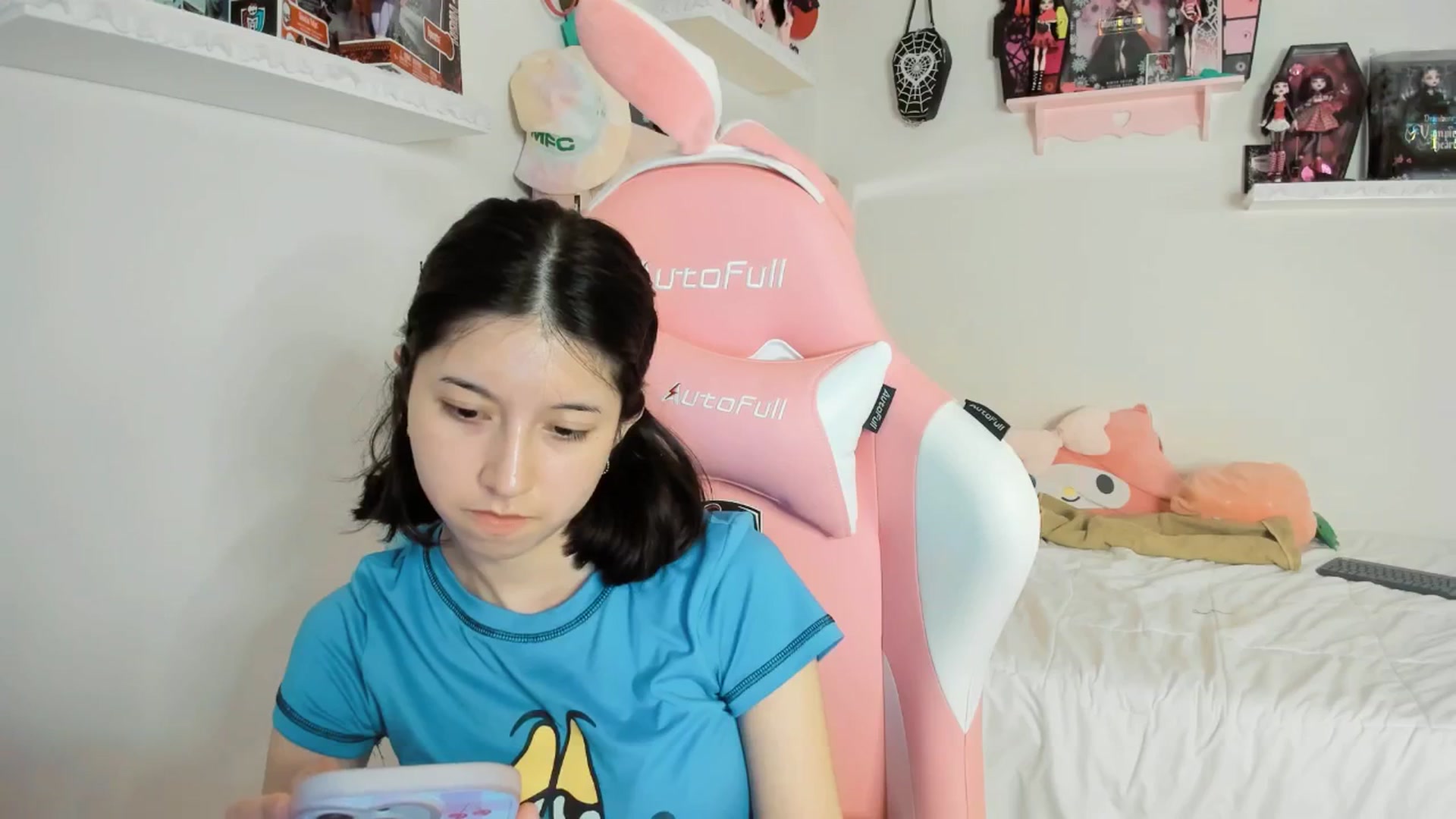 Gallery image thumbnail from Cherrycute666's myfreecams stream on, 03/10/2025, 05:49 image 17 of 20