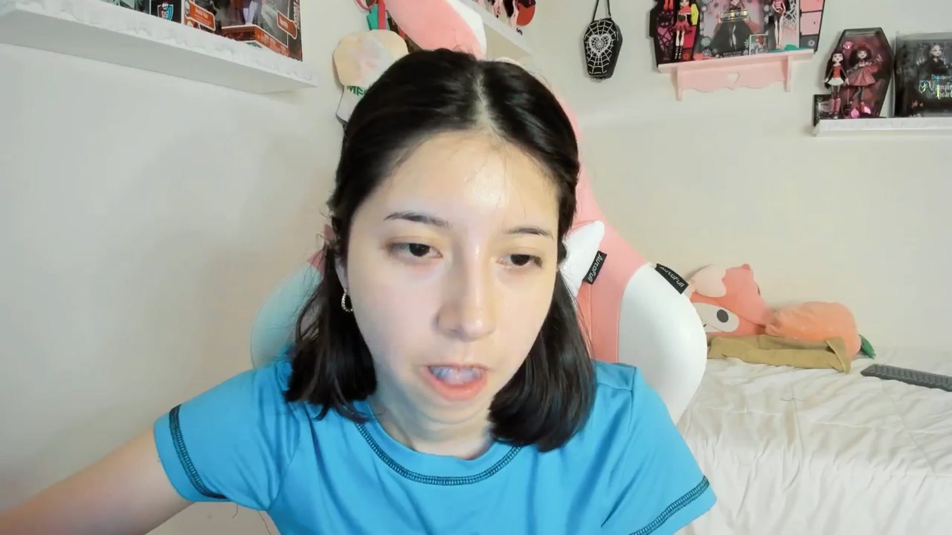 Gallery image thumbnail from Cherrycute666's myfreecams stream on, 03/10/2025, 05:49 image 16 of 20