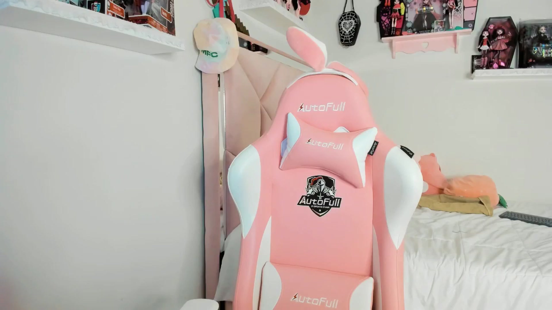 Gallery image thumbnail from Cherrycute666's myfreecams stream on, 03/10/2025, 05:49 image 12 of 20
