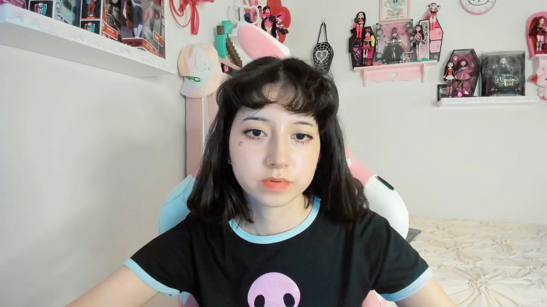 Gallery image thumbnail from Cherrycute666's myfreecams stream on, 03/12/2025, 08:39 image 1 of 20