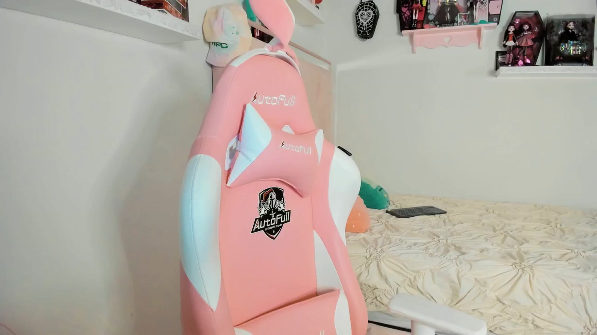 Gallery image thumbnail from Cherrycute666's myfreecams stream on, 03/12/2025, 08:39 image 19 of 20