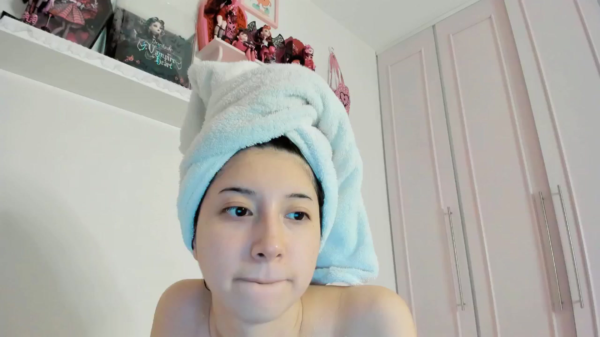 Gallery image thumbnail from Cherrycute666's myfreecams stream on, 03/12/2025, 08:39 image 10 of 20