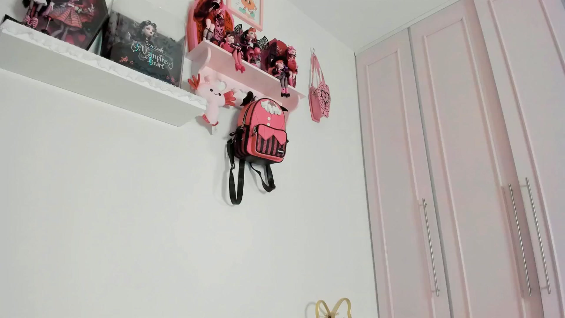 Gallery image thumbnail from Cherrycute666's myfreecams stream on, 03/12/2025, 08:39 image 11 of 20