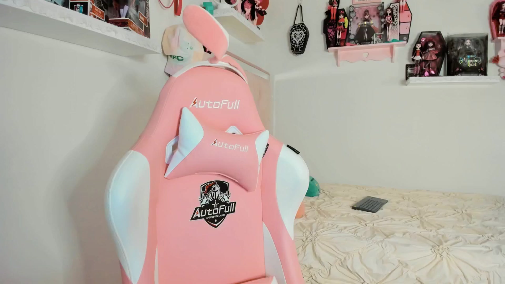 Gallery image thumbnail from Cherrycute666's myfreecams stream on, 03/12/2025, 08:39 image 3 of 20