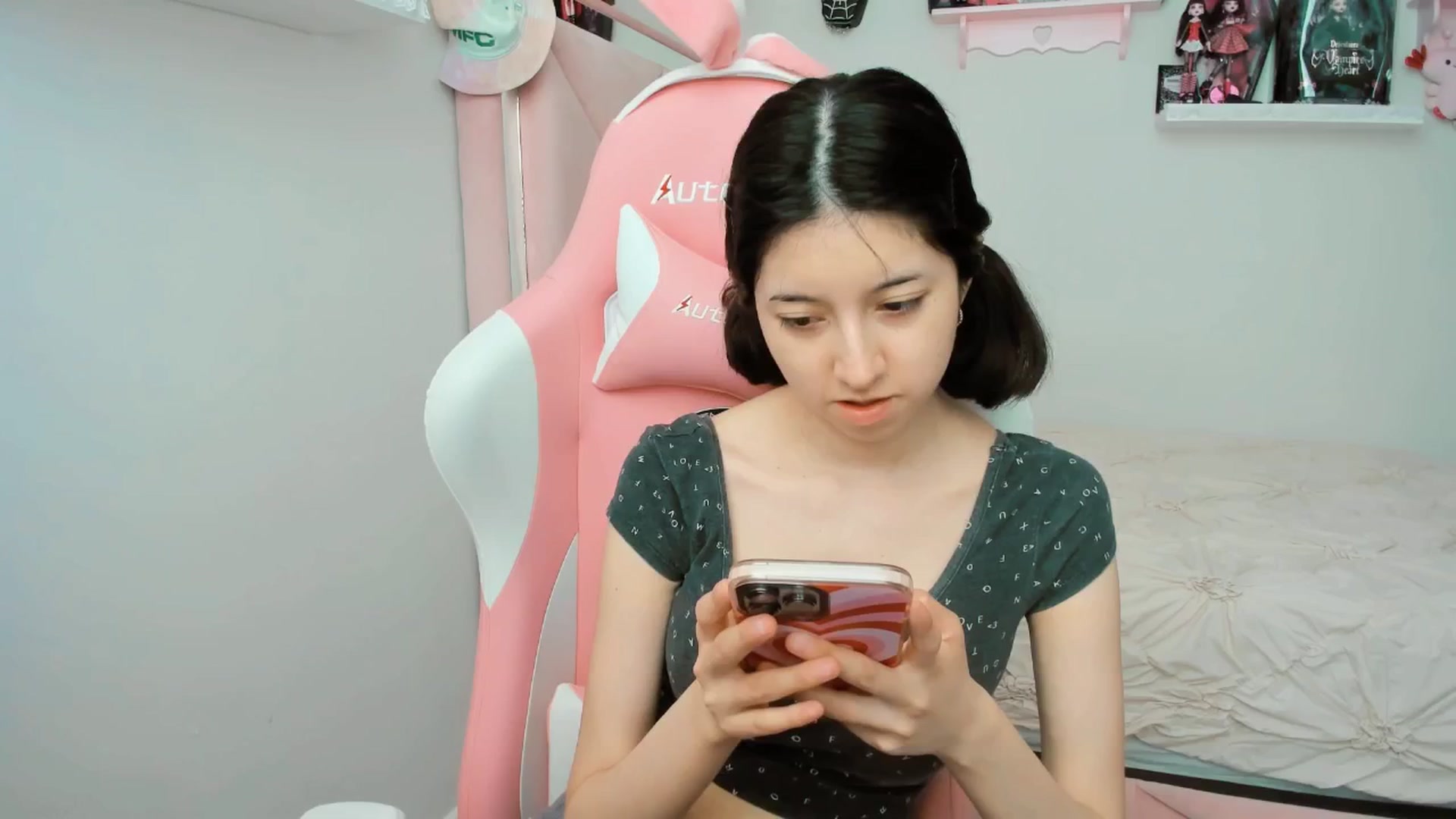 Gallery image thumbnail from Cherrycute666's myfreecams stream on, 03/12/2025, 21:04 image 2 of 20