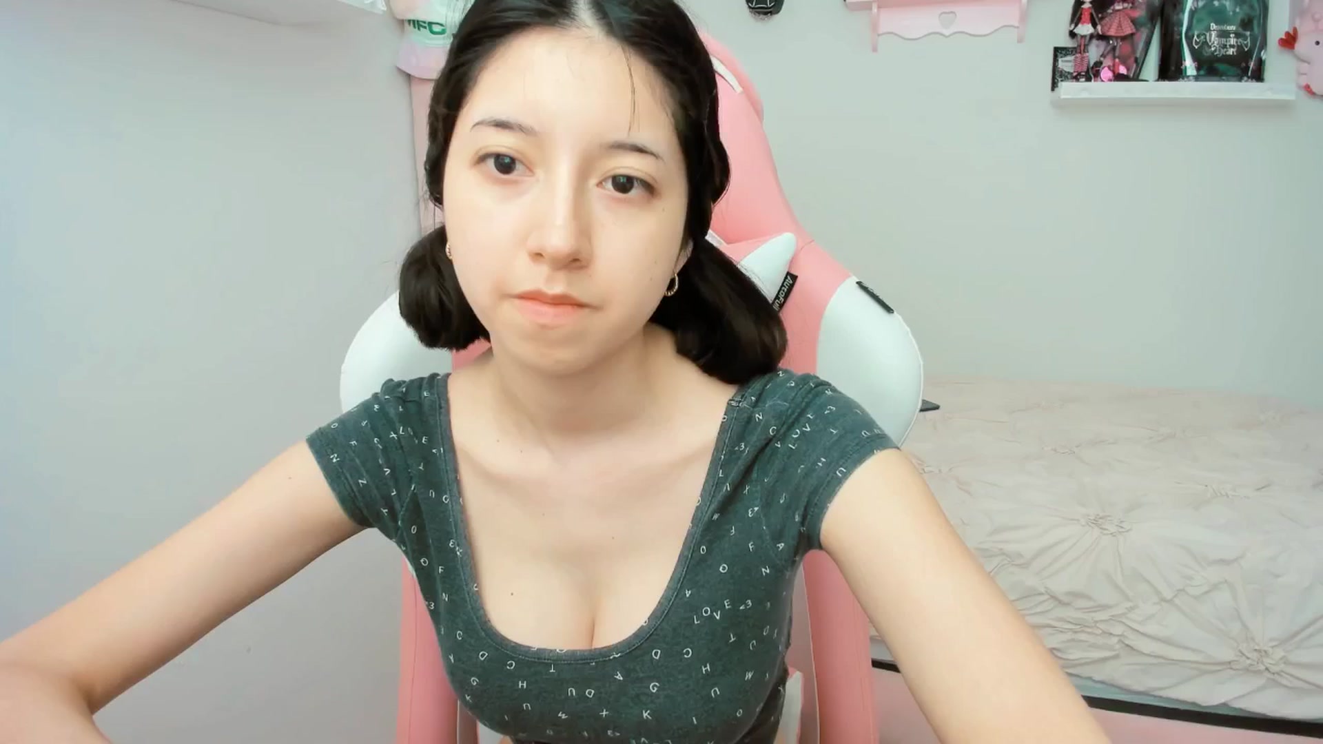 Gallery image thumbnail from Cherrycute666's myfreecams stream on, 03/12/2025, 21:04 image 1 of 20