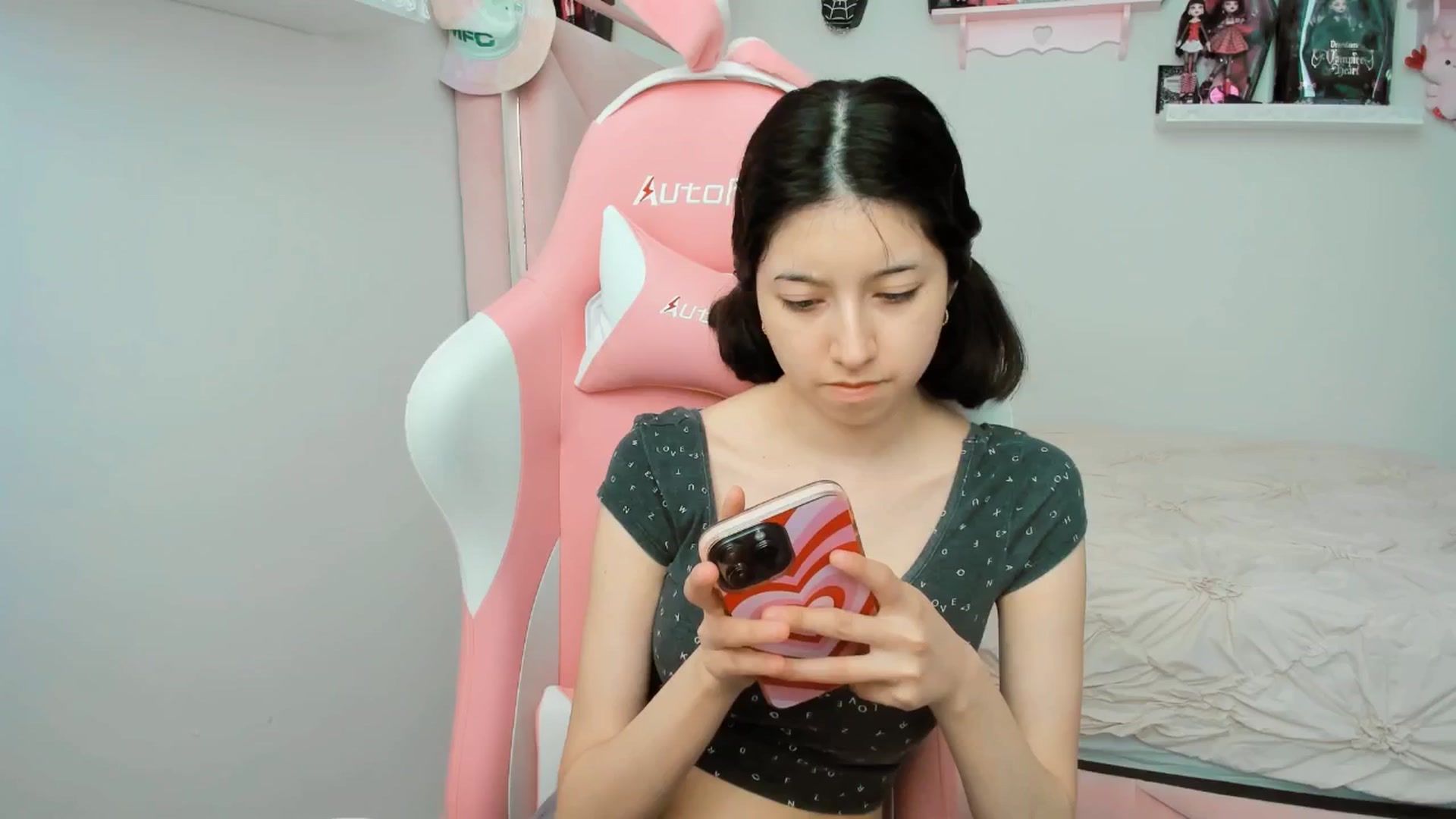 Gallery image thumbnail from Cherrycute666's myfreecams stream on, 03/12/2025, 21:04 image 3 of 20