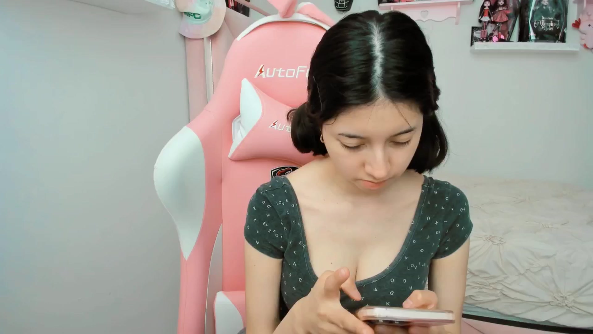 Gallery image thumbnail from Cherrycute666's myfreecams stream on, 03/12/2025, 21:04 image 7 of 20