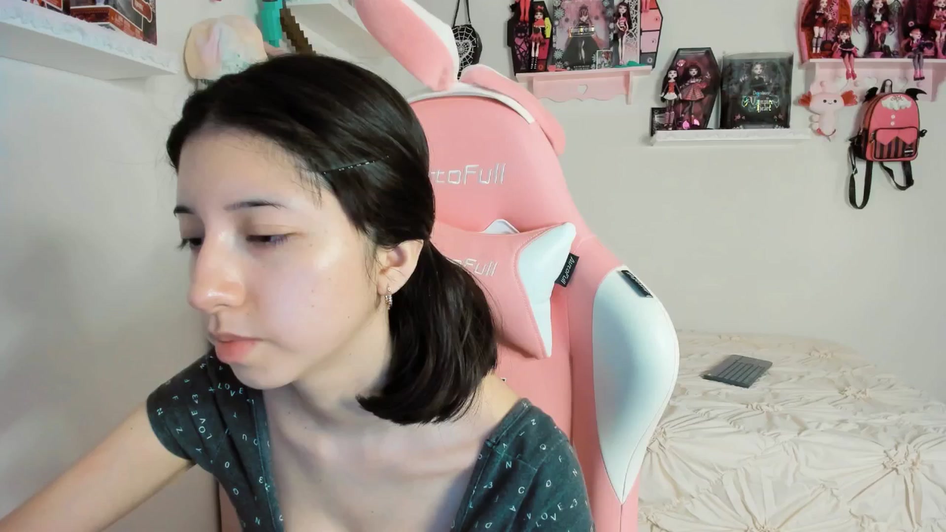 Gallery image thumbnail from Cherrycute666's myfreecams stream on, 03/13/2025, 02:50 image 7 of 20