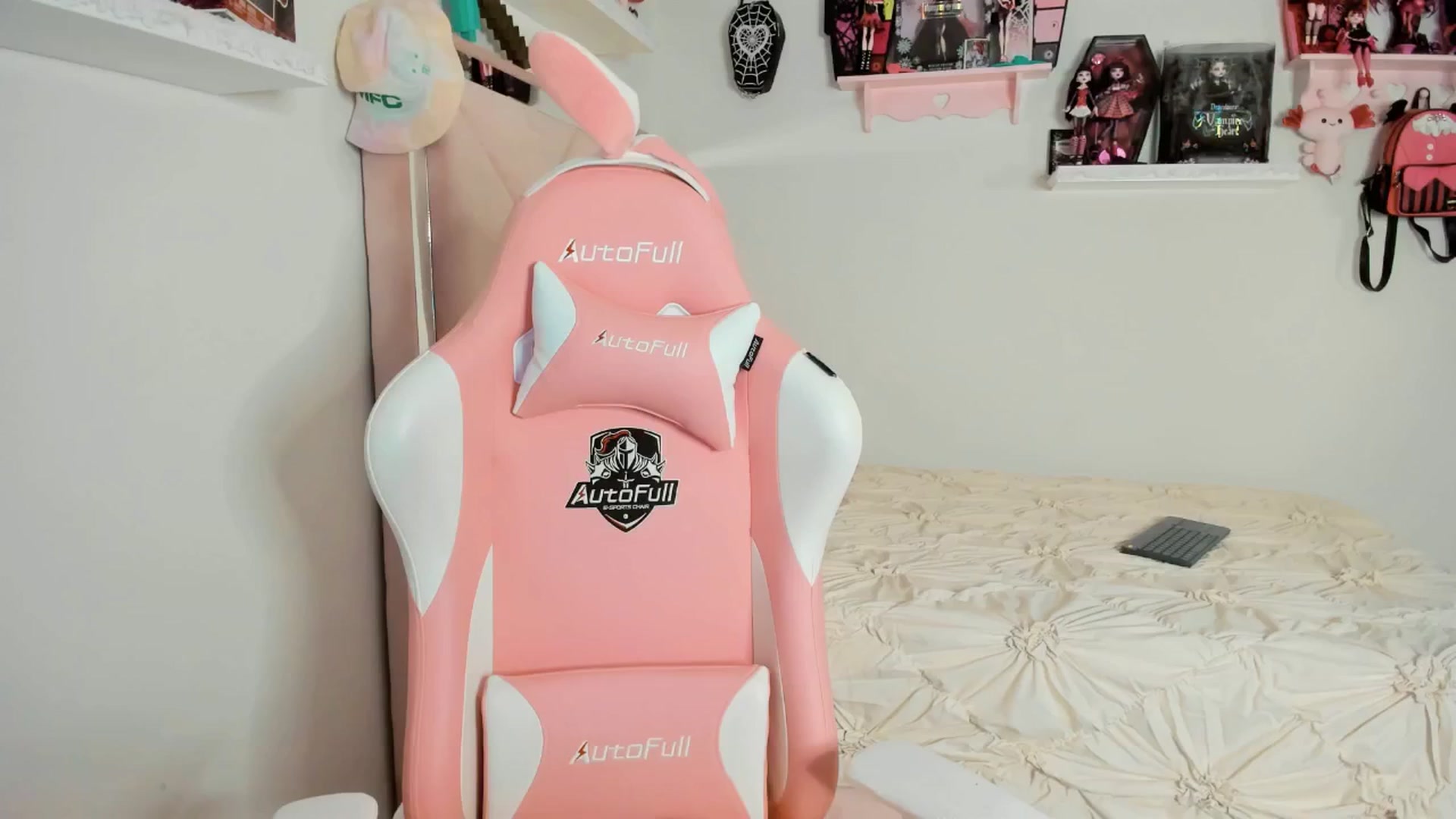 Gallery image thumbnail from Cherrycute666's myfreecams stream on, 03/13/2025, 02:50 image 20 of 20